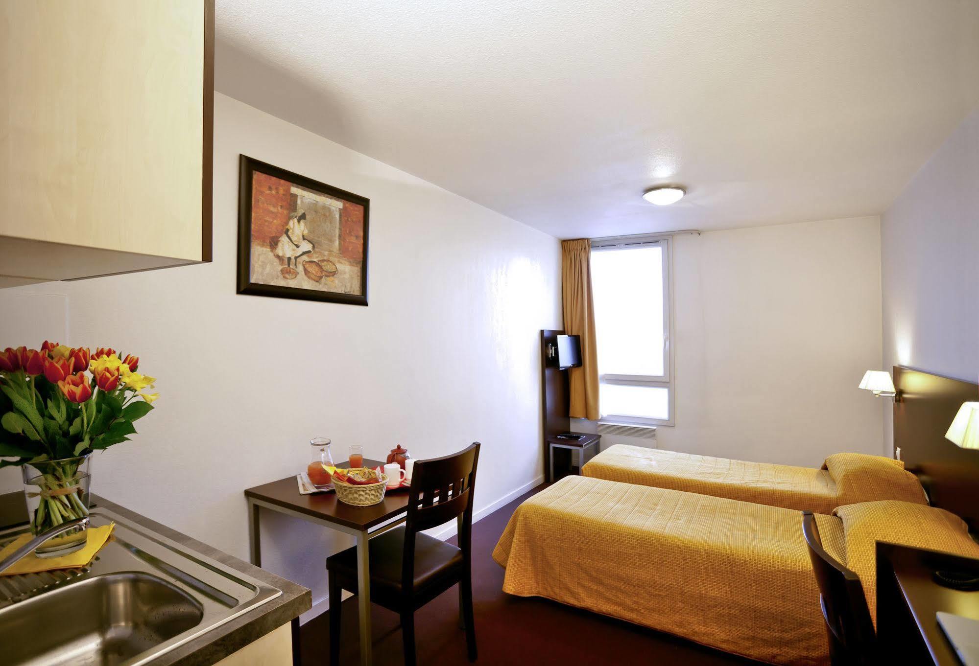 Aparthotel Adagio Access Paris Saint-Denis Pleyel Exterior foto