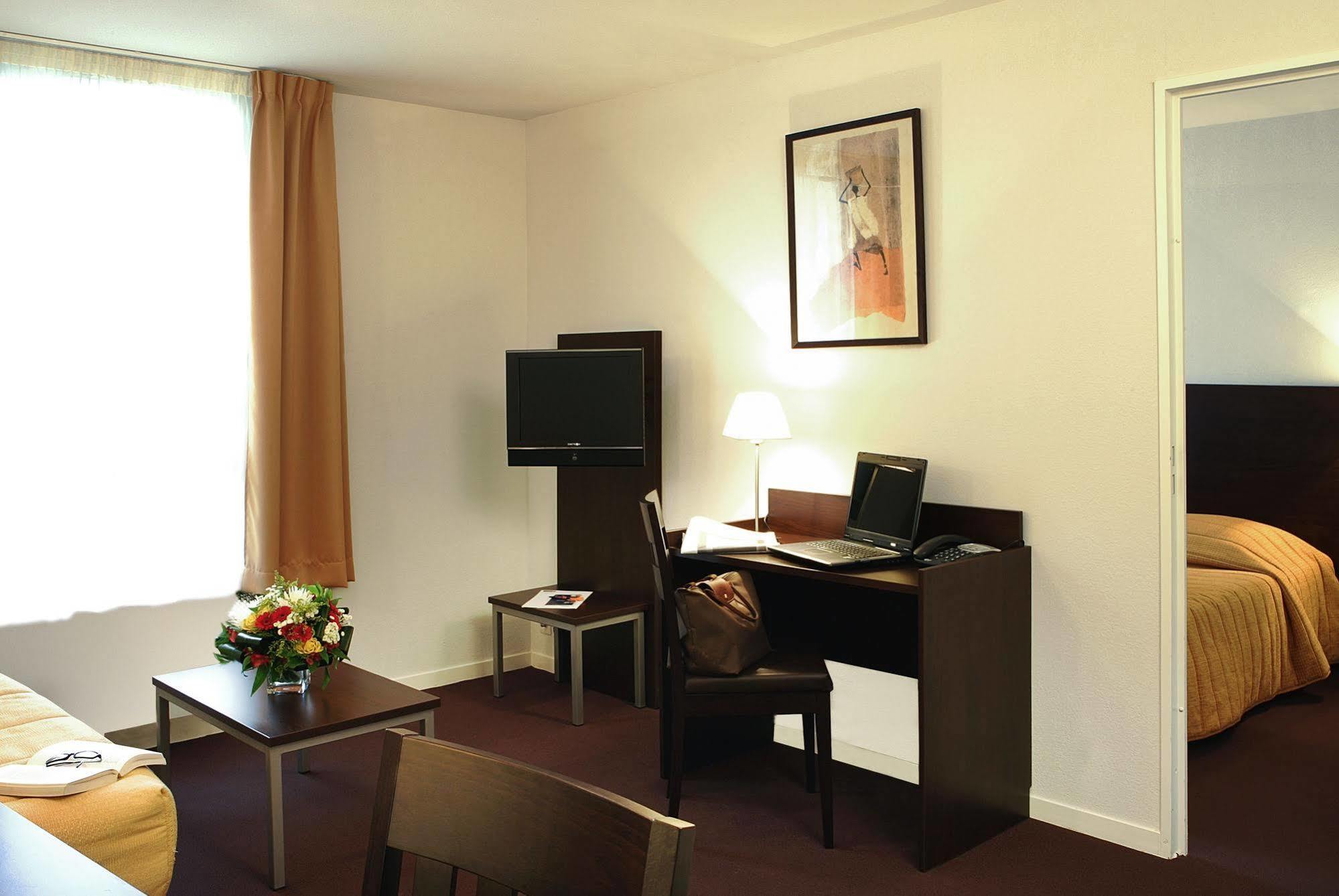 Aparthotel Adagio Access Paris Saint-Denis Pleyel Quarto foto